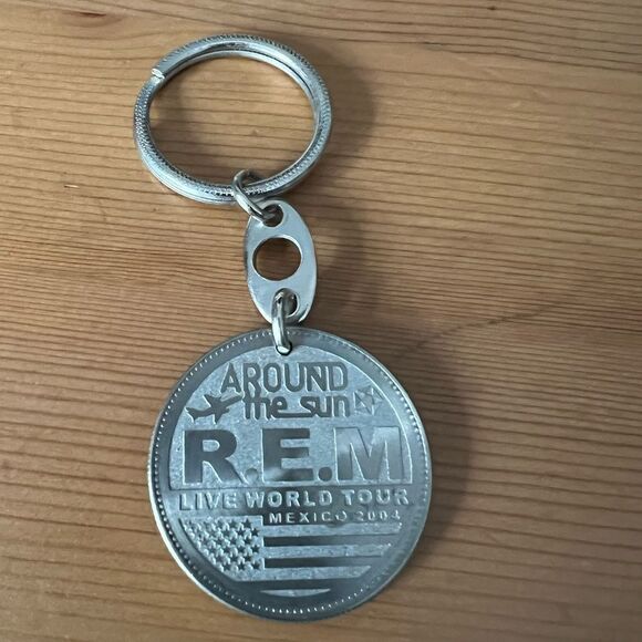 R.E.M. Concert Tour Key Chain Mexico 2004 Swag - Picture 1 of 4
